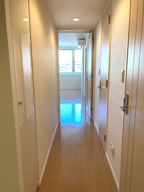 玄関　※写真は同タイプ住戸です。