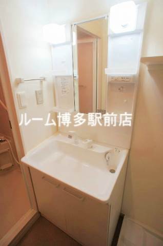 洗面設備　ドレッサー完備