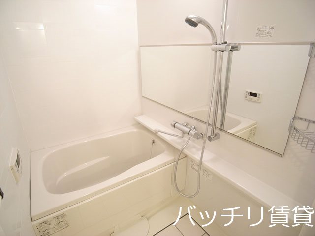 バス・シャワールーム　同型タイプの為、現状を優先いたします