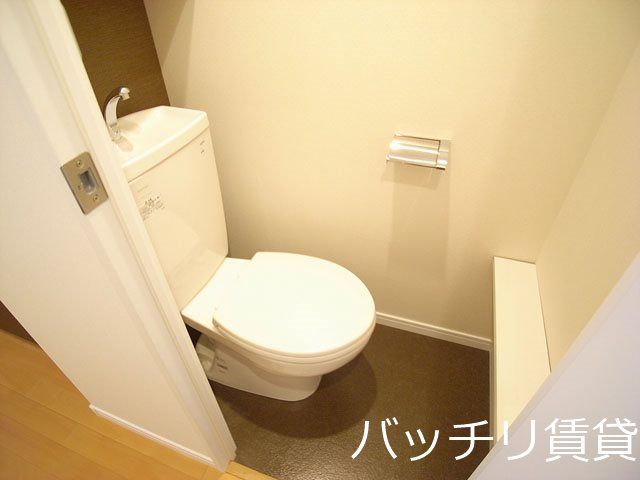 トイレ　同型タイプの為、現状を優先いたします