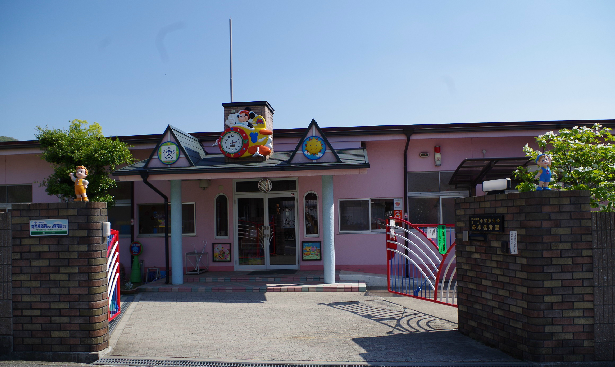 幼稚園・保育園　母木保育園（幼稚園・保育園）まで371m