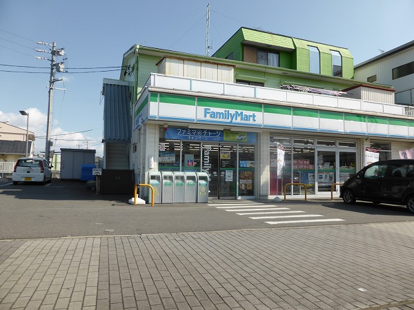 コンビニ　ファミリーマート 大府若草町店（コンビニ）まで24m