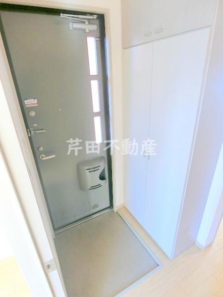 玄関　弊社は更新料１万円のみ　保証会社の更新料もありません