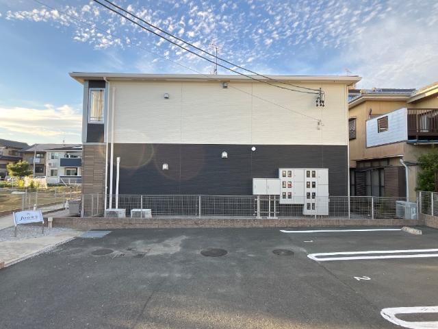 エントランス　外観写真（昼）
