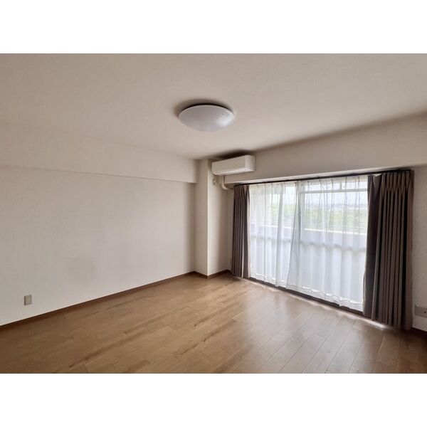 居室・リビング　※画像は全て反転した別部屋になります