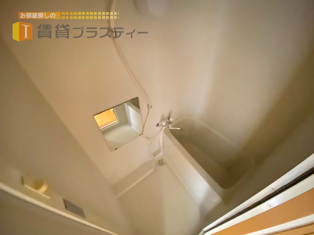 バス・シャワールーム　１日の疲れをバスルームでゆっくりと…。