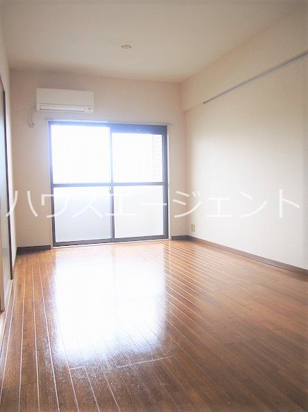 居室・リビング　南向きで日当たり良いお部屋です※写真は別号室