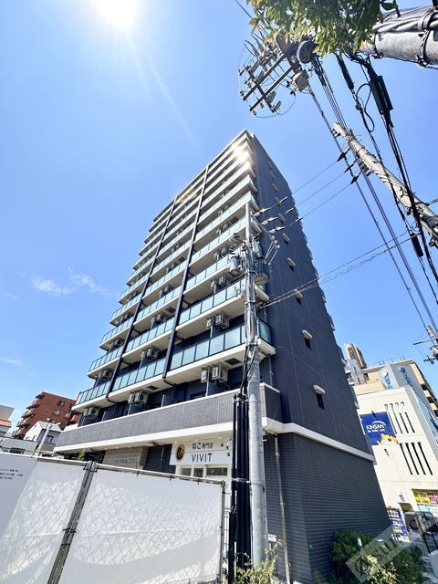 建物外観　引き締まったシックな佇まい♪
