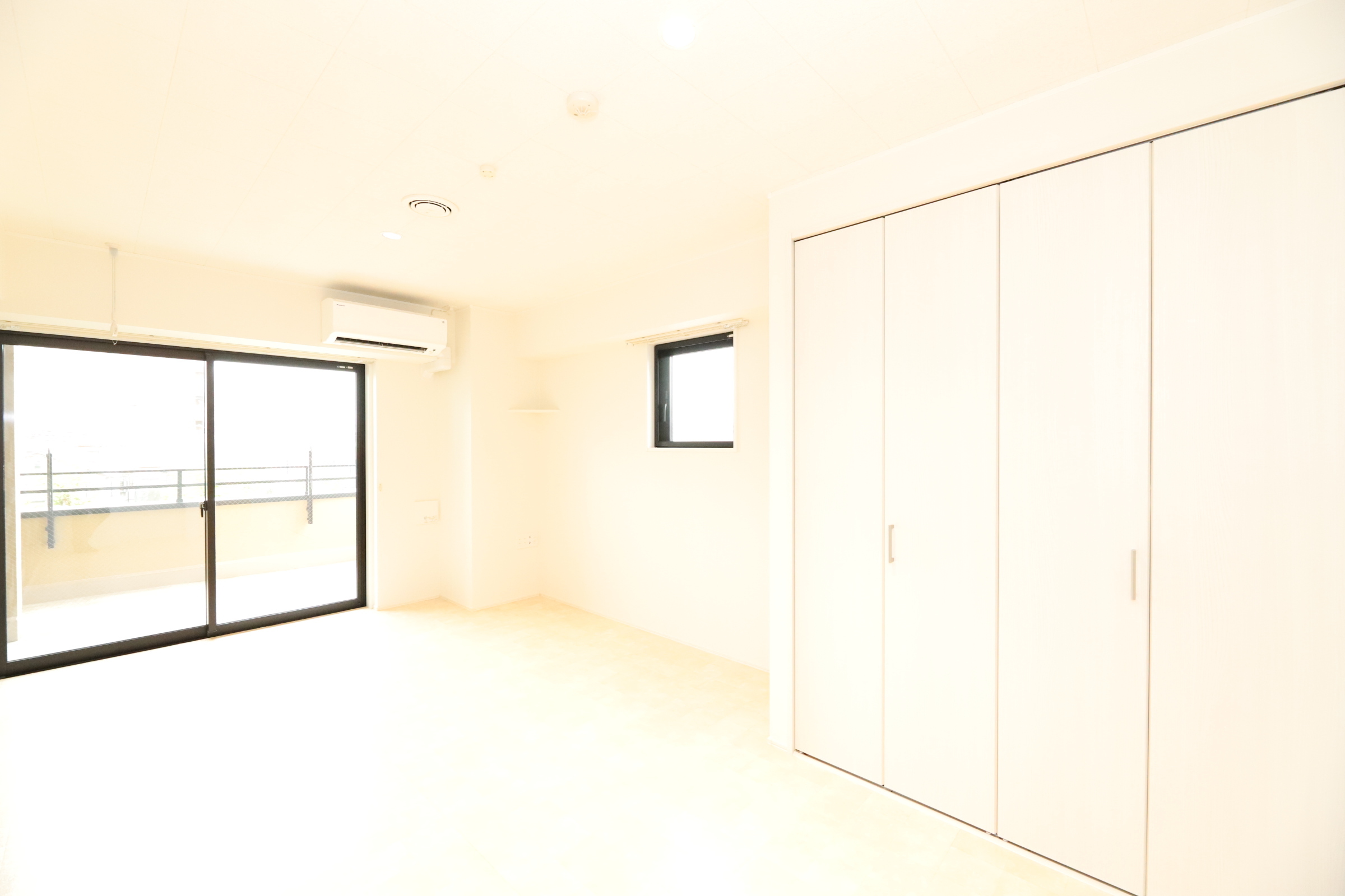その他部屋・スペース　暖かみのある明るいお部屋で休日もゆっくりと過ごせます♪