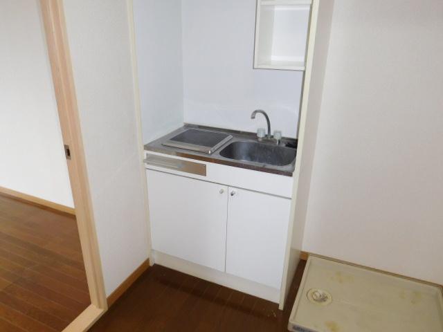 キッチン　コンパクトにまとまったキッチンです。