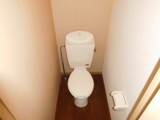 トイレ　清潔な洋式トイレです。