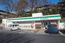 コンビニ　ファミリーマート用賀の杜店（コンビニ）まで413m