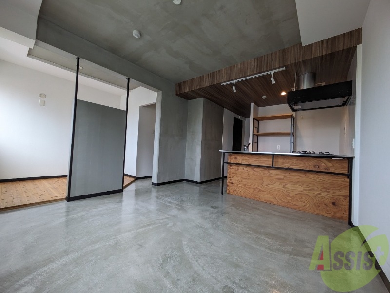 居室・リビング　広くてキレイなお部屋が広がっていて、充実した生活が送れそう。