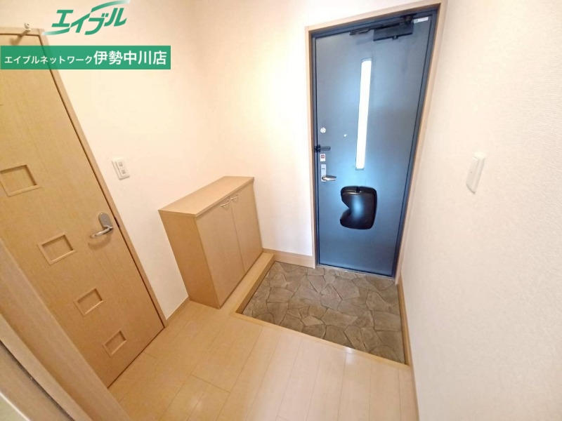 玄関　同物件別室写真