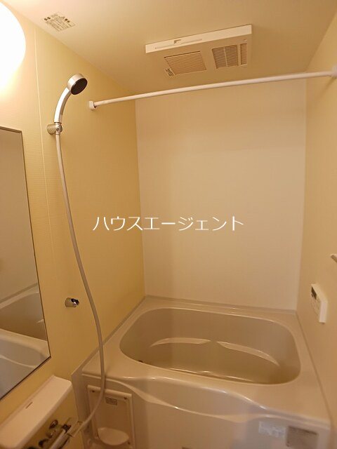 バス・シャワールーム　追い焚き付きのお風呂でゆったりすごせます♪