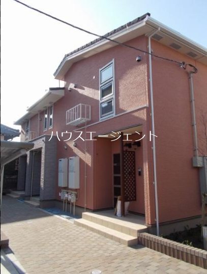 建物外観　２階建てのアパートです。
