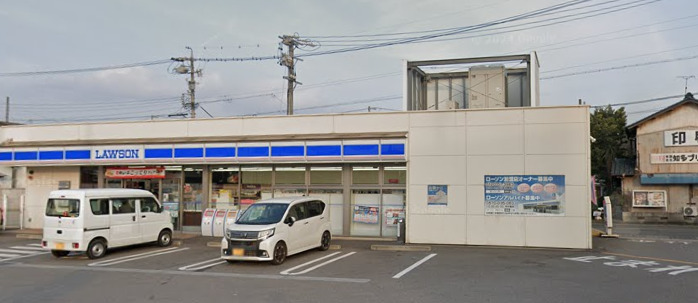 コンビニ　ローソン 知多八幡店（コンビニ）まで406m