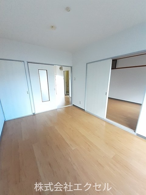 その他部屋・スペース　フローリングの室内です。
