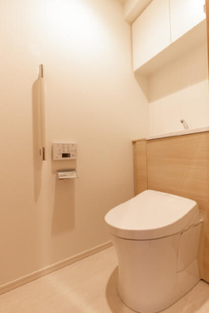 トイレ　※写真は同タイプ住戸です。