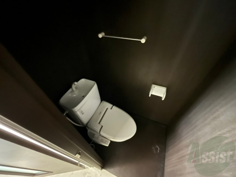 トイレ　こちらはトイレです。清潔感があり、安心して使用できます。