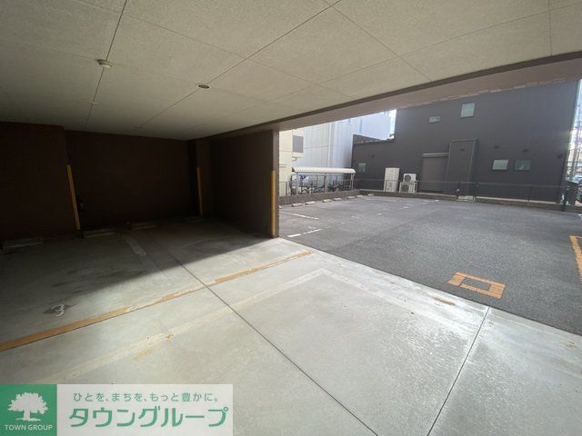 駐車場　駐車場