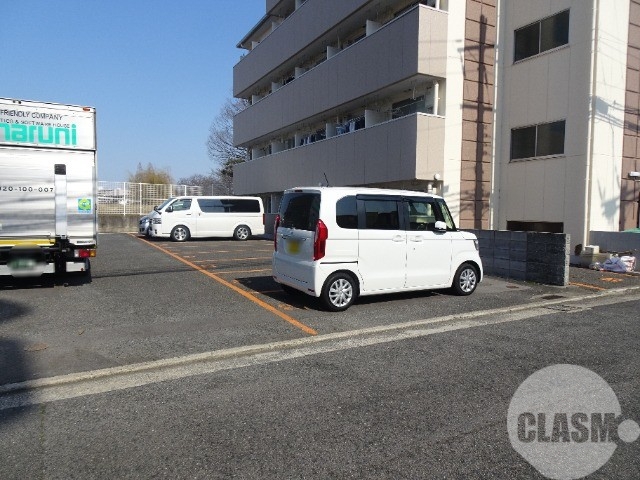 駐車場　敷地内駐車場