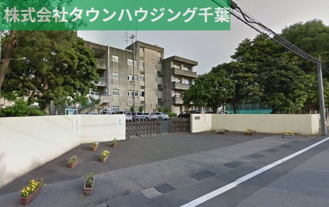 中学校　千葉市立稲浜中学校（中学校）まで907m