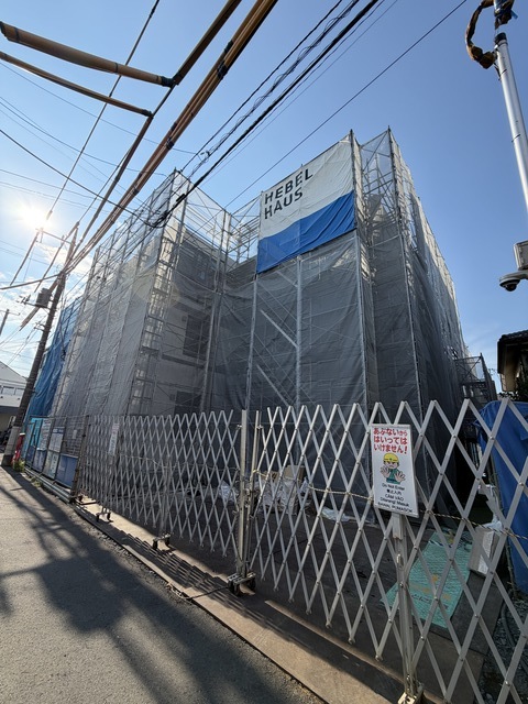 建物外観　建築中