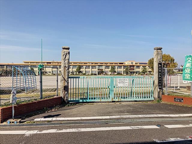 小学校　知立小学校（小学校）まで351m
