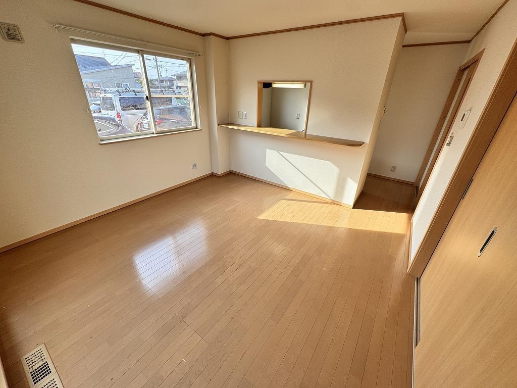 居室・リビング　別のお部屋のお写真です