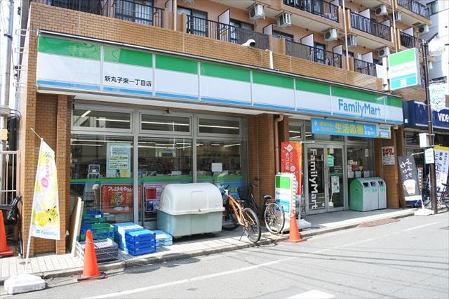 コンビニ　ファミリーマート（コンビニ）まで641m
