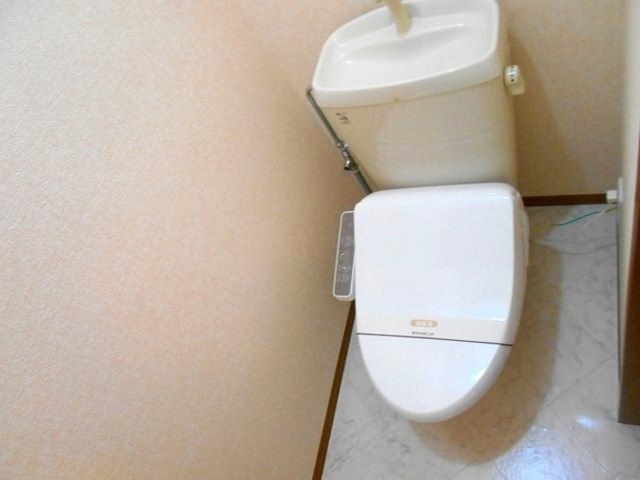 トイレ　温水洗浄暖房便座