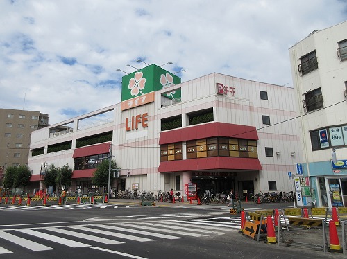 スーパー　ライフ 千川駅前店（スーパー）まで319m