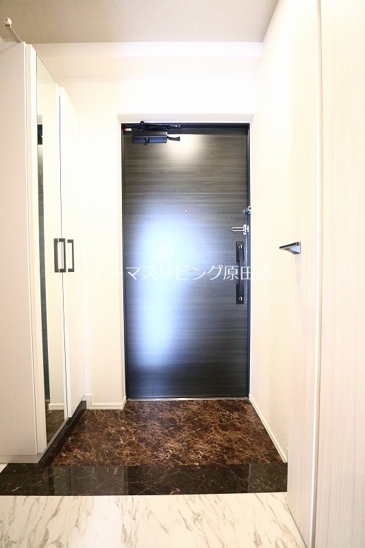 玄関　205号室写真