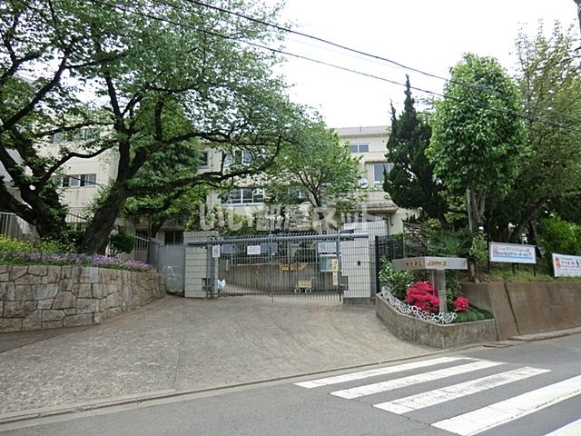 中学校　川崎市立生田中学校（中学校）まで2515m