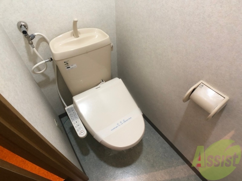 トイレ　こちらはトイレです。清潔感があり、安心して使用できます。