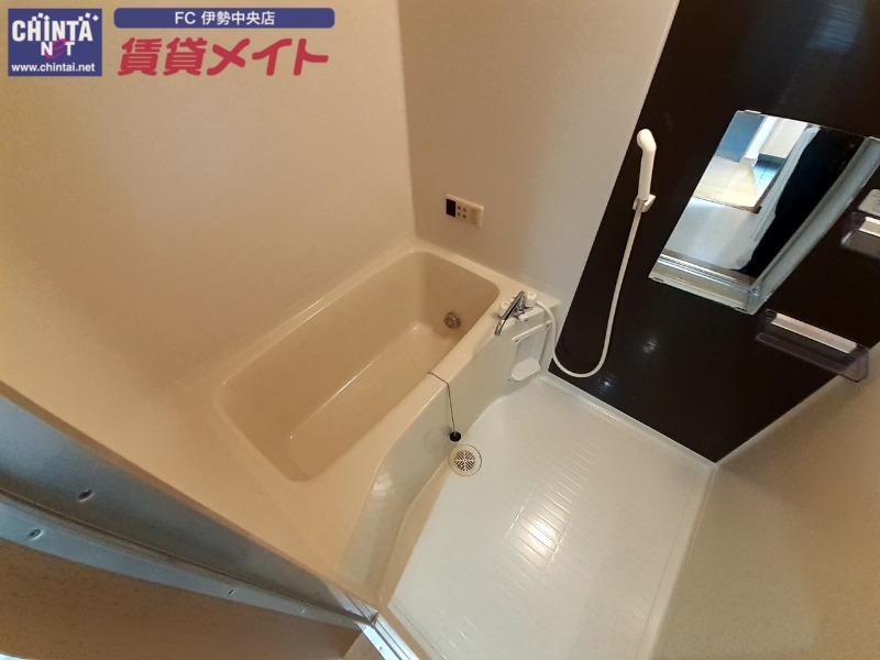 バス・シャワールーム　同物件別部屋参考写真です。