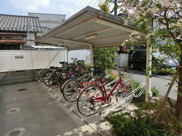 その他共有部分　屋根付きの駐輪場