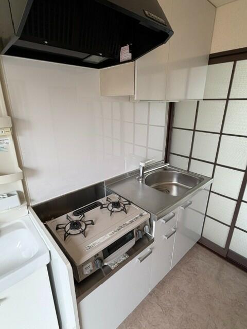 キッチン　写真は別部屋です。