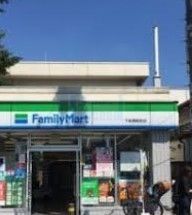 コンビニ　ファミリーマート下板橋駅前店（コンビニ）まで90m