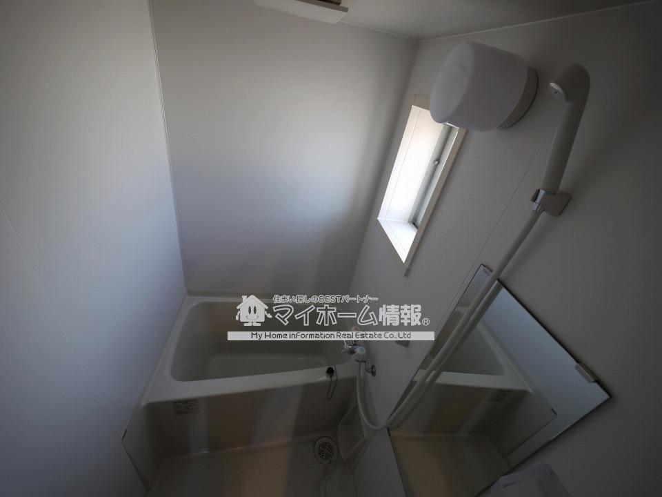 バス・シャワールーム　※内観写真は同タイプ間取りを引用しており、内装が異なる場合が
