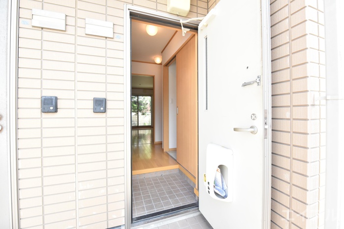 玄関　別部屋の写真です