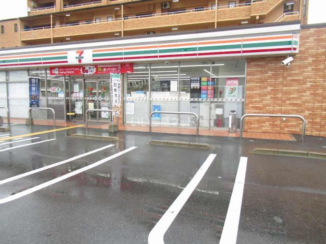 コンビニ　セブンイレブン姫路岡田店（コンビニ）まで699m