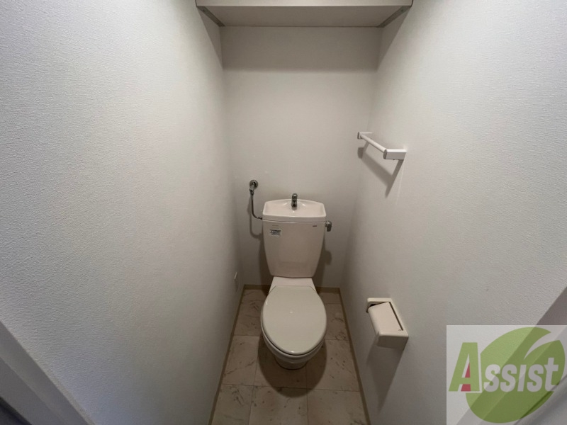 トイレ　こちらはトイレです。清潔感があり、安心して使用できます。