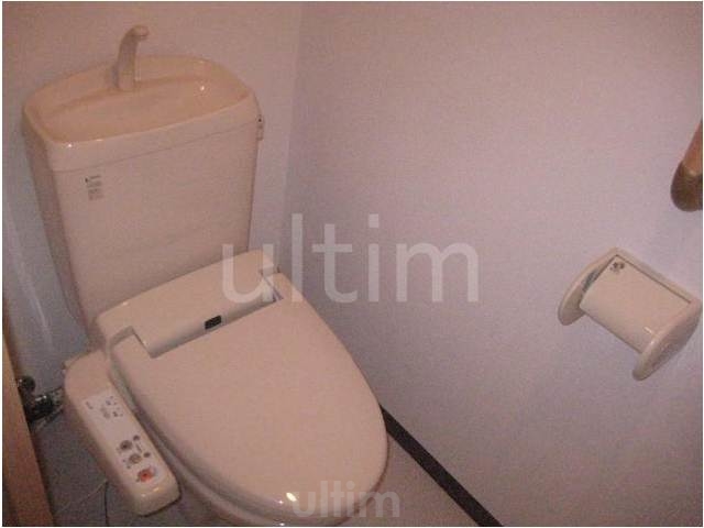 トイレ　違うお部屋の写真です。ご参考までに
