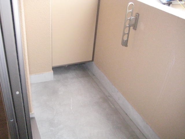 バルコニー　違うお部屋の写真です。ご参考までに
