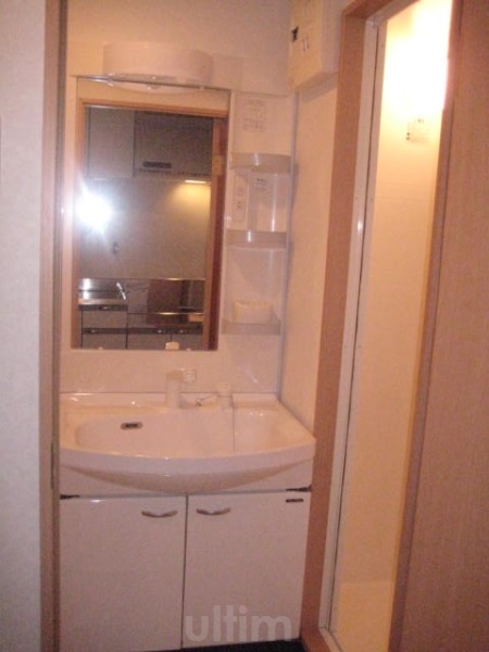 洗面設備　違うお部屋の写真です。ご参考までに
