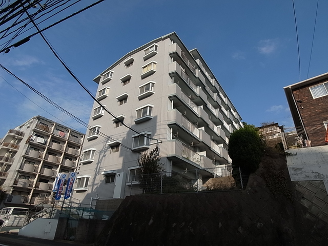 建物外観　千早駅徒歩８分♪