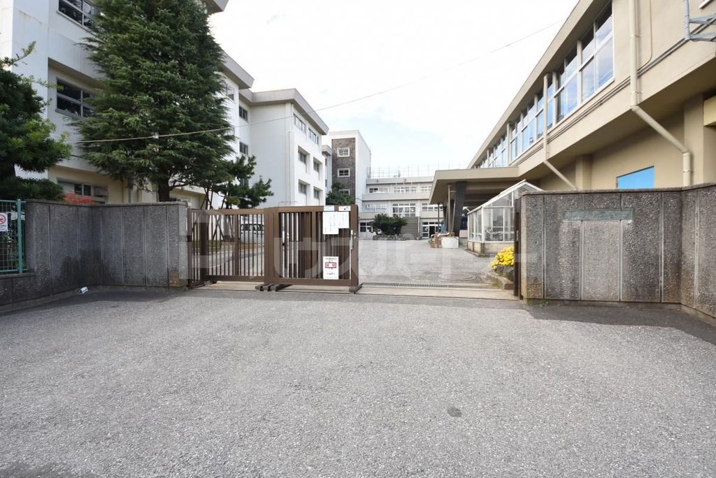 中学校　市川市立/第八中学校（中学校）まで530m