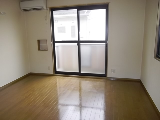 居室・リビング　☆広さ洋室８帖☆